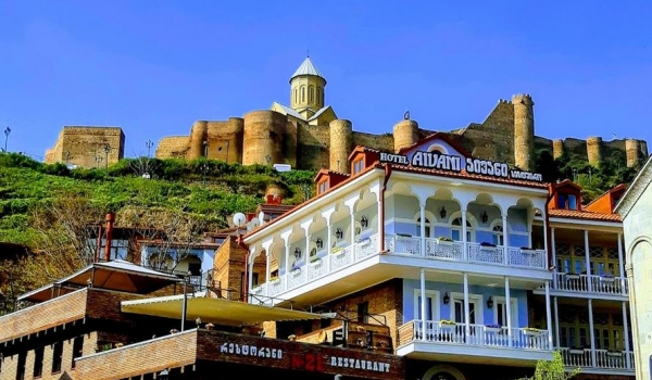 CUNG ĐƯỜNG HUYỀN THOẠI AZERBAIJAN-GEORGIA (GRUZIA)